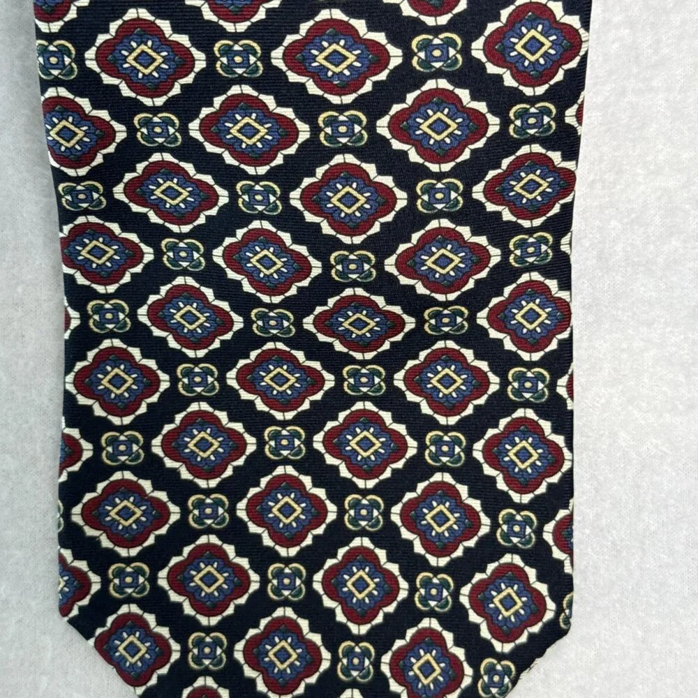 Claybrooke 100% Silk Handmade Black Red Graphics Tie 57